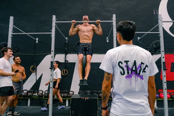 Atleta de Street Lifting